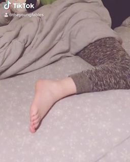 Laurel Wright feet photo 3