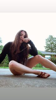 Laurel Wright feet photo 8