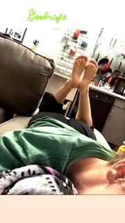 Laurel Wright feet photo 5
