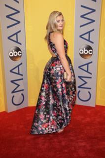 Lauren Alaina feet photo thumbnail