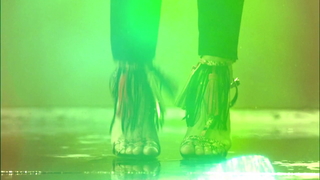 Lauren Alaina feet photo thumbnail