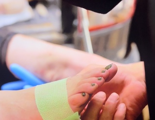 Lauren Alaina feet photo thumbnail