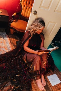 Lauren Alaina feet photo thumbnail