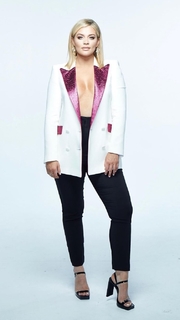 Lauren Alaina feet photo thumbnail
