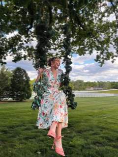 Lauren Alaina feet photo thumbnail