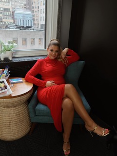 Lauren Alaina feet photo thumbnail