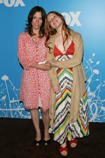 Lauren Ambrose feet photo thumbnail