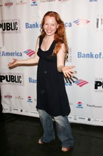 Lauren Ambrose feet photo thumbnail