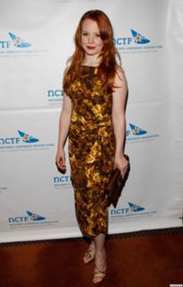 Lauren Ambrose feet photo thumbnail