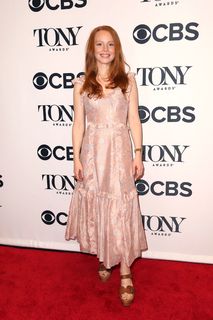 Lauren Ambrose feet photo thumbnail