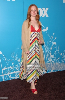 Lauren Ambrose feet photo thumbnail
