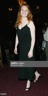 Lauren Ambrose feet photo thumbnail