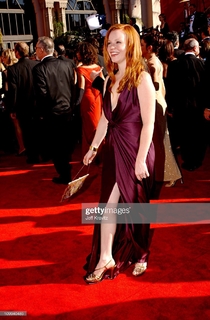 Lauren Ambrose feet photo thumbnail