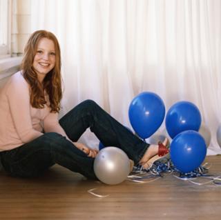 Lauren Ambrose feet photo thumbnail