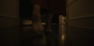 Lauren Ambrose feet photo thumbnail