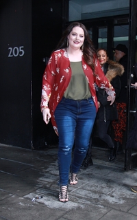 Lauren Ash feet photo 8