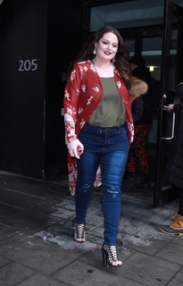 Lauren Ash feet photo 7