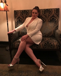 Lauren Ash feet photo 19