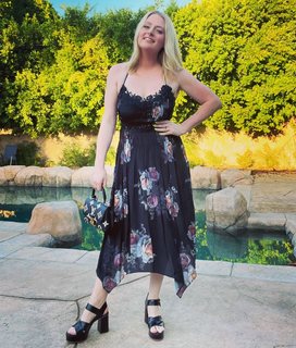 Lauren Ash feet photo 11