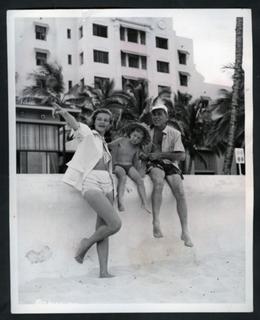 Lauren Bacall feet photo 9