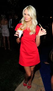 Lauren Bennett feet photo 11