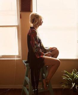 Lauren Bennett feet photo 2
