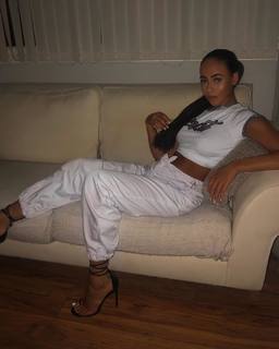 Lauren Bowry feet photo 11