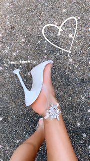 Lauren Bowry feet photo 8