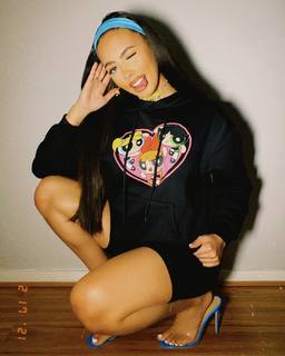 Lauren Bowry feet photo 3
