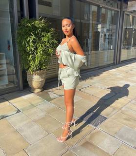 Lauren Bowry feet photo 3