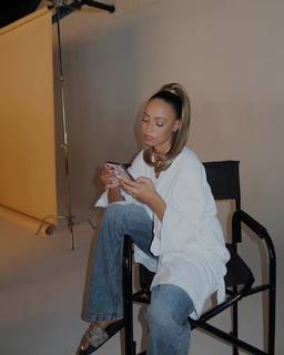 Lauren Bowry feet photo 7