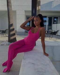 Lauren Bowry feet photo 17
