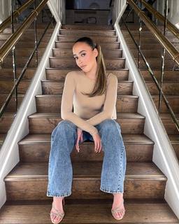 Lauren Bowry feet photo 16