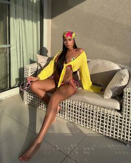 Lauren Bowry feet photo 6