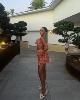 Lauren Bowry feet photo 9