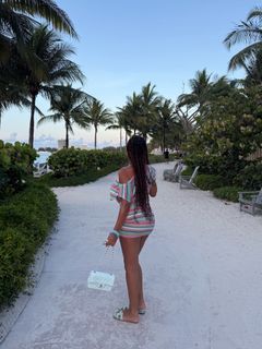 Lauren Bowry feet photo 13
