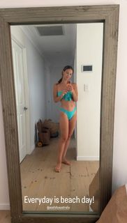 Lauren Brant feet photo 14