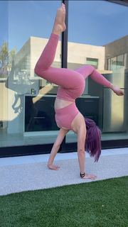 Lauren Burch feet photo thumbnail