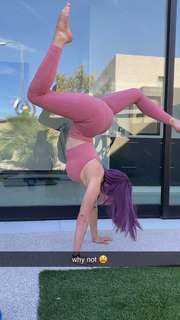 Lauren Burch feet photo thumbnail