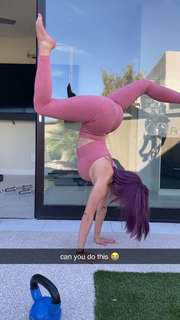 Lauren Burch feet photo thumbnail