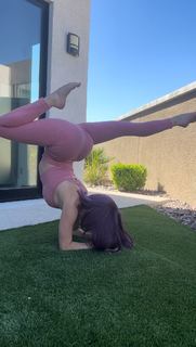 Lauren Burch feet photo thumbnail