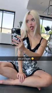 Lauren Burch feet photo thumbnail
