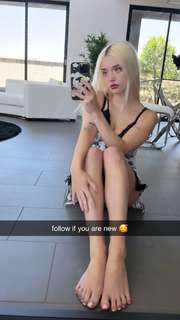 Lauren Burch feet photo thumbnail