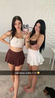 Lauren Burch feet photo thumbnail