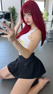 Lauren Burch feet photo thumbnail