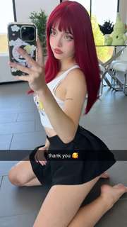 Lauren Burch feet photo thumbnail