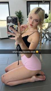 Lauren Burch feet photo thumbnail
