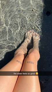 Lauren Burch feet photo thumbnail