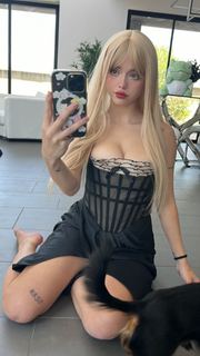 Lauren Burch feet photo thumbnail