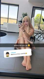 Lauren Burch feet photo thumbnail